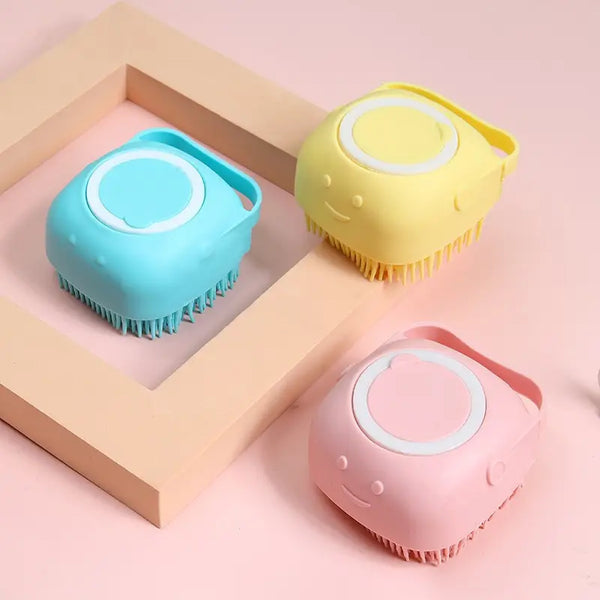 Cepillo de Silicona  para baño con dispensador de Shampoo